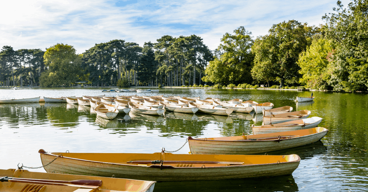Rowboats on the Lower Lake at Bois De Boulogne. Image credit: olrat/iStock