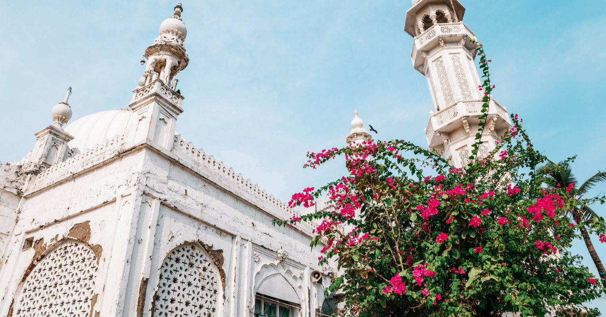 Haji Ali Dargah mosque in Mumbai. Image credit: Travel and Still life photography/iStock