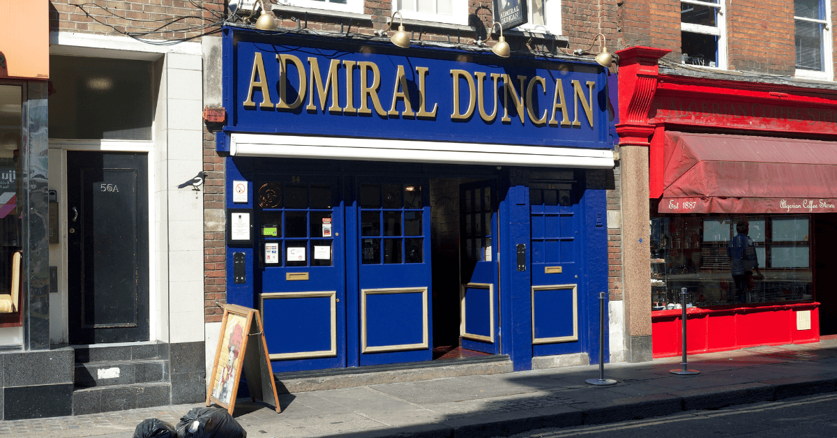 a blue store front with a sign that says admiral duncan.
